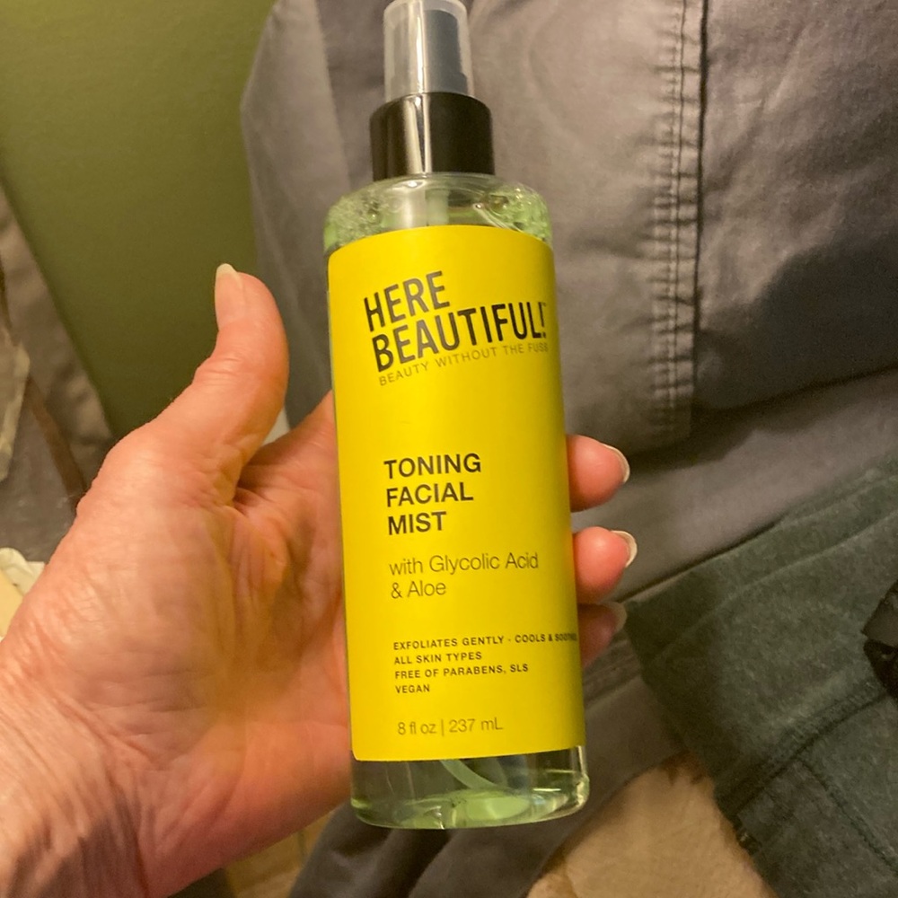 Here Beautiful Toning Facial Mist. 8 oz